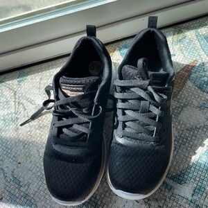 Skechers Black Athletic  lite-weight Shoes. Size:5.5